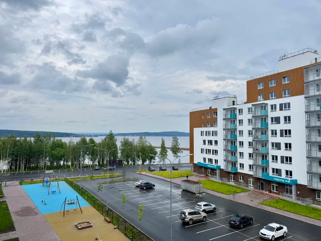 Студия бохо у набережной, с сауной, массажным креслом, проектором