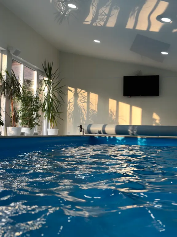 Коттедж Дом на берегу пруда — Бор