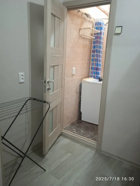 Не дорогая квартира центр всё рядом 300 метров от жд вокзала