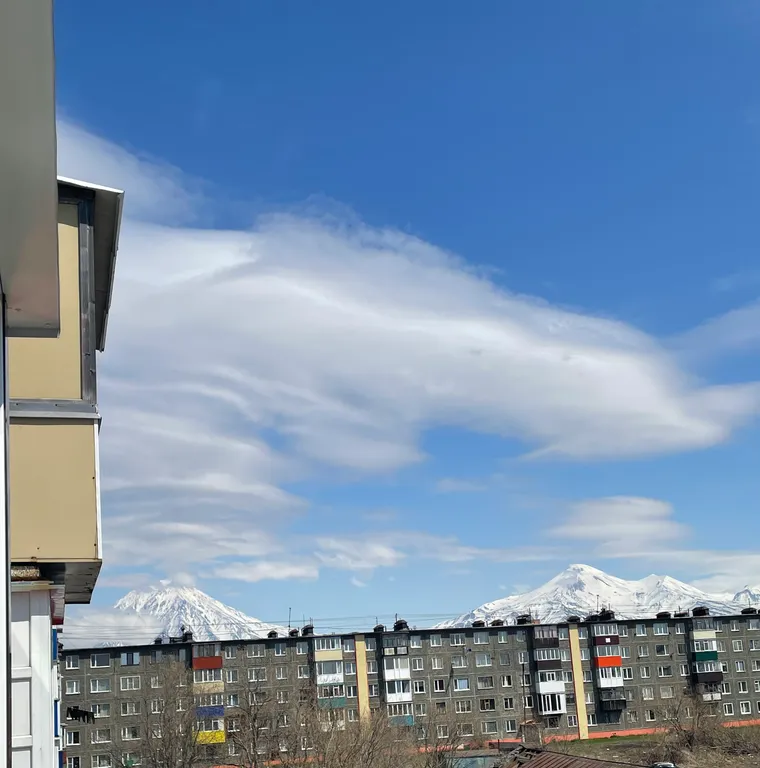 Квартира с балконом и видом на вулкан