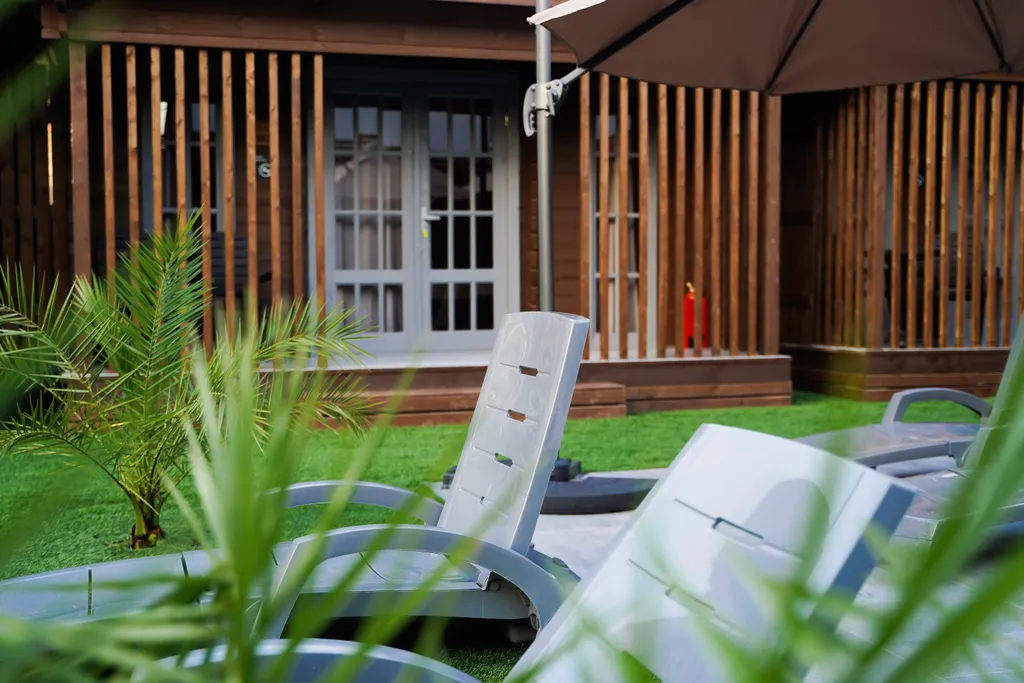 Эко-домики у моря с собственным бассейном