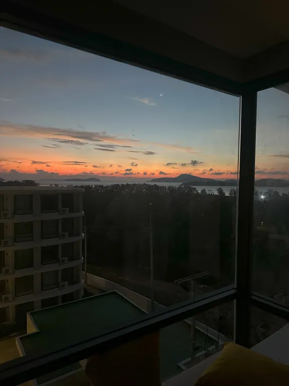 Най Харн 5* номер с супер большой кроватью