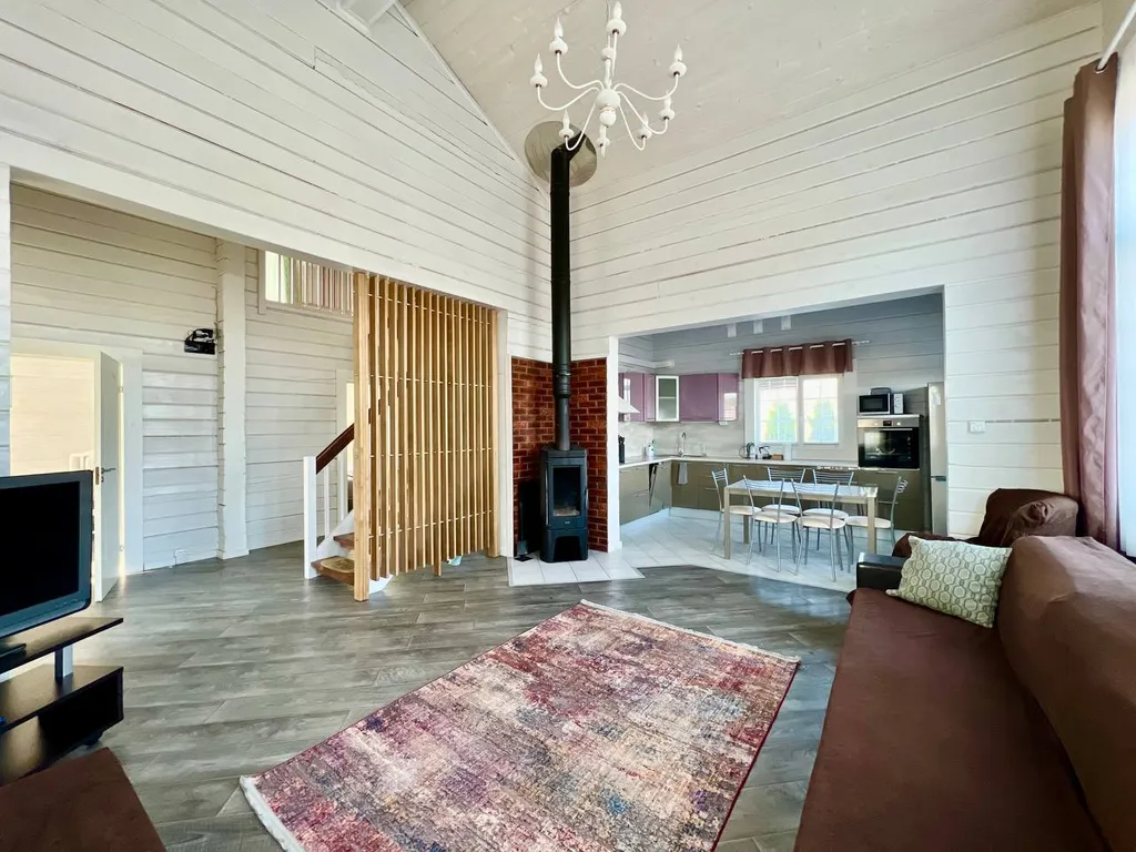 Большой коттедж N1 с сауной и камином