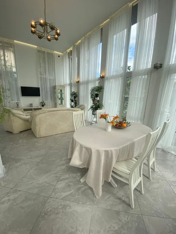 Дом около Дендрария