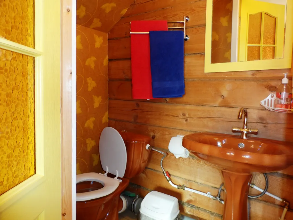 Уютный дом с камином на байкале