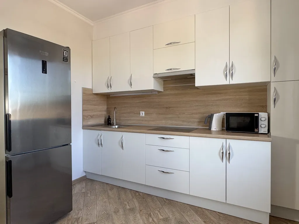 Квартира с балконом и видом на море