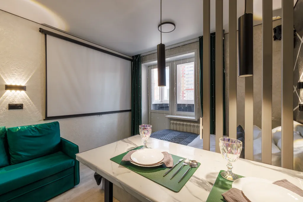 Уютная кино-студия с проектором