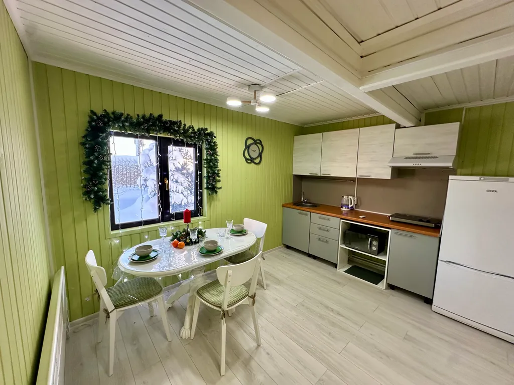 Коттедж Дом у озера и леса — Снегиревка