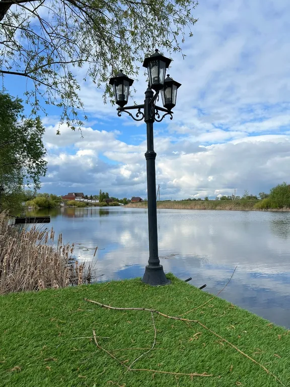 Большой дом с баней, бассейном и видом на озеро