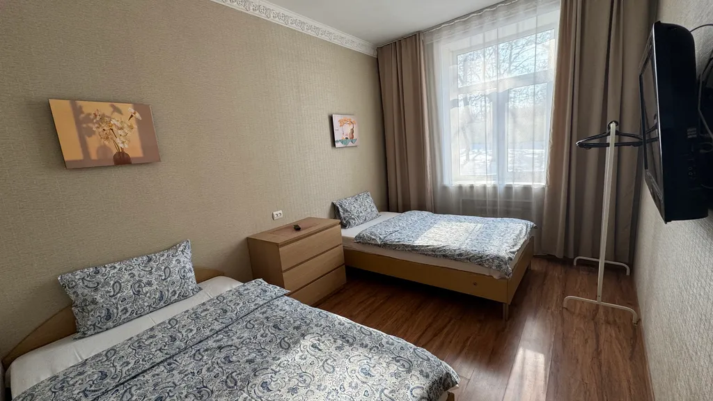 Трёхкомнатная, удобное расположение, отчетные документы.