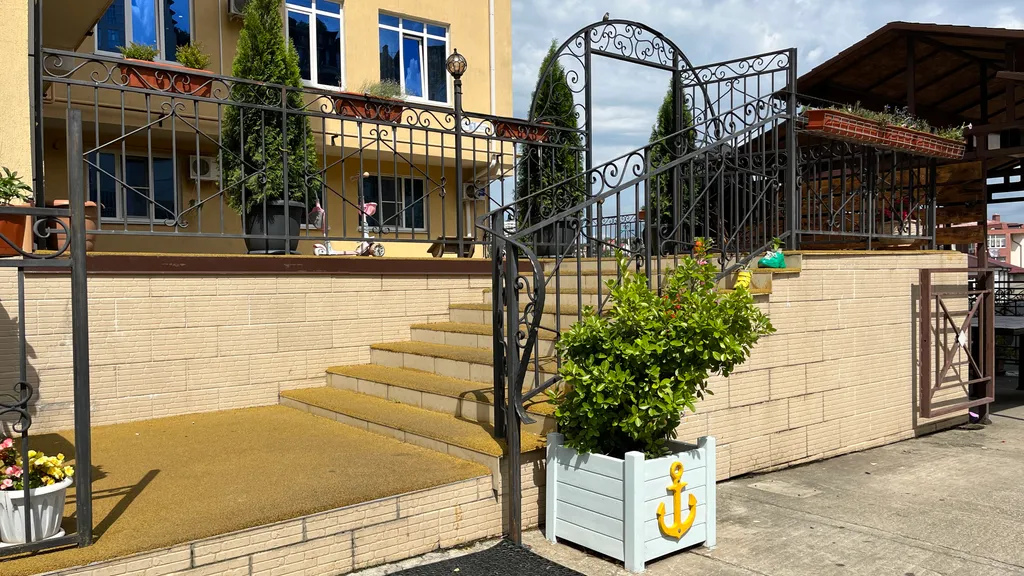 Квартира Квартира Студия с балконом на море в тихом зеленом районе у Дендрария — Сочи