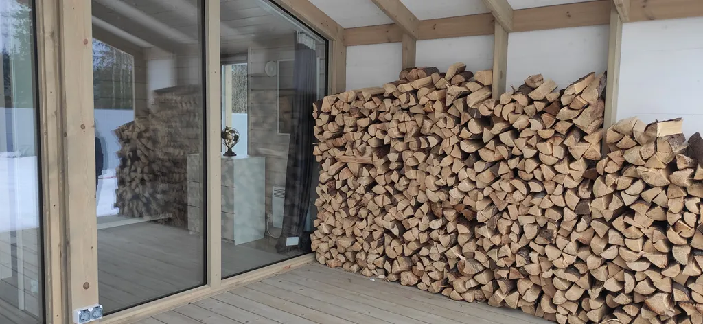 Уютный дом с печью-камином