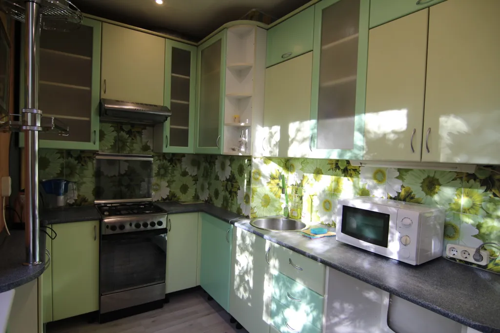 Трёхкомнатная квартира класса стандарт в спальном районе города