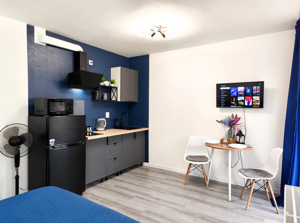 Квартира Квартира Новая просторная студия с панорамным видом на реку и лесопарк — Санкт-Петербург