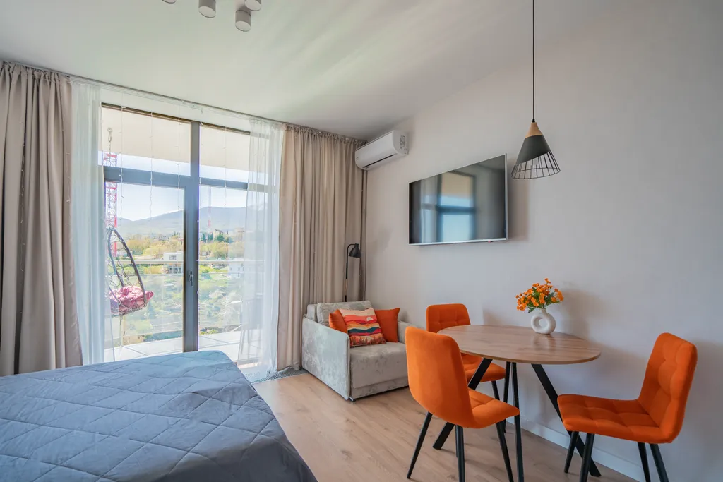 Квартира Дизайнерская студия ls-relax time с боковым видом на море с 14 этажа — аренда посуточно в Алушта