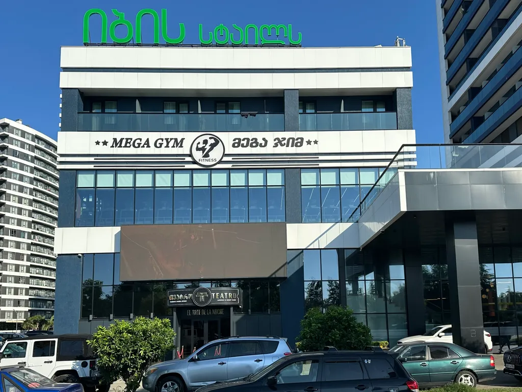 Уютная квартира с бассейном