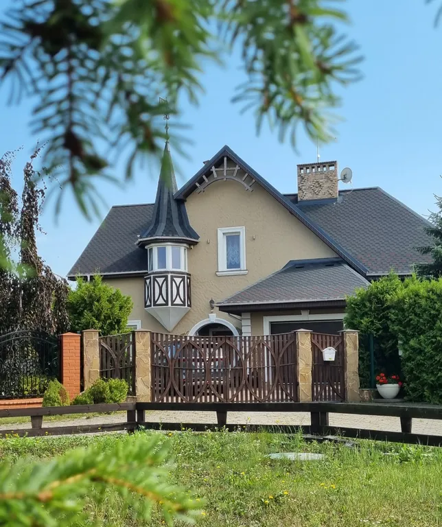 Коттедж Вилла художника у моря с бассейном — аренда посуточно в Зеленоградск