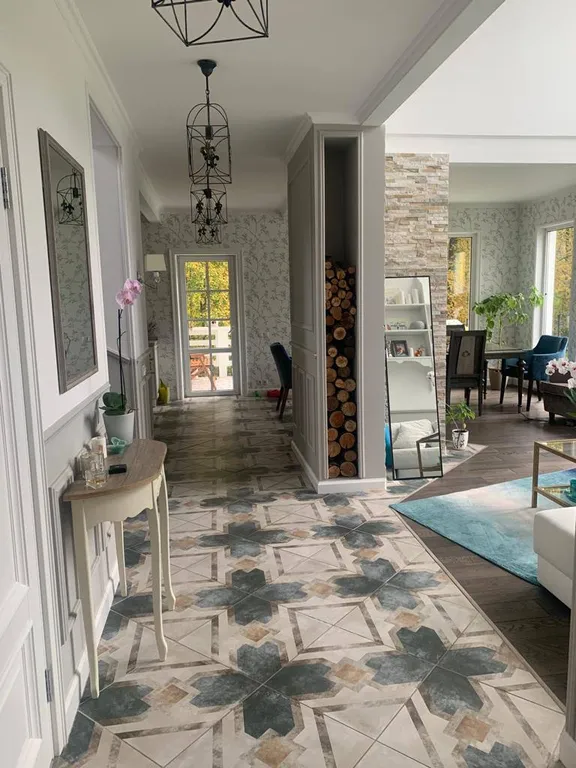 Коттедж MyHomeYourHome дизайнерский дом у леса — Первомайское