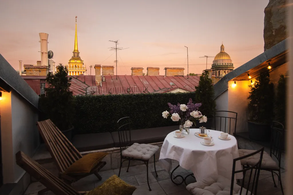 Апартаменты с видом на неву, террасой и бильярдом