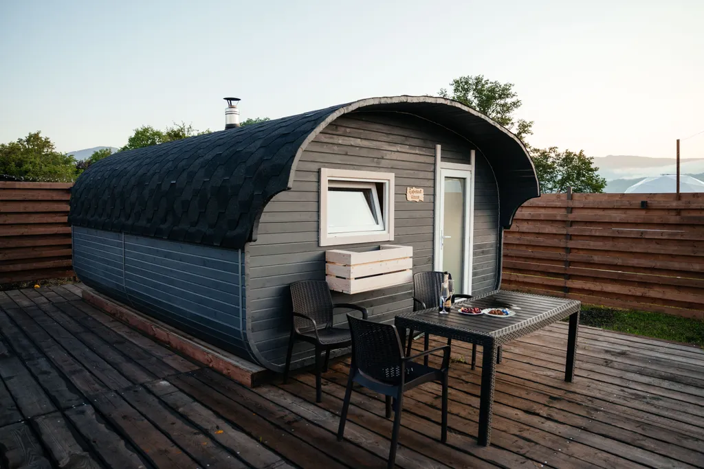 Сфера с горячим бассейном 2