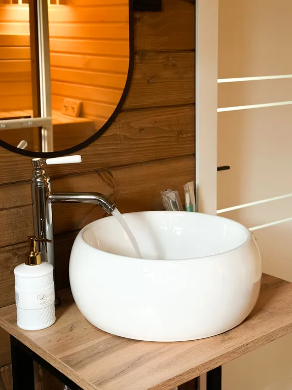 Дом в лесу с сауной в стиле барнхаус