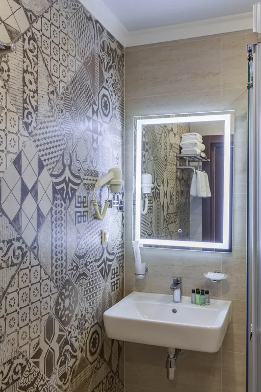 Стандарт Double с видом на бассейн и окрестности