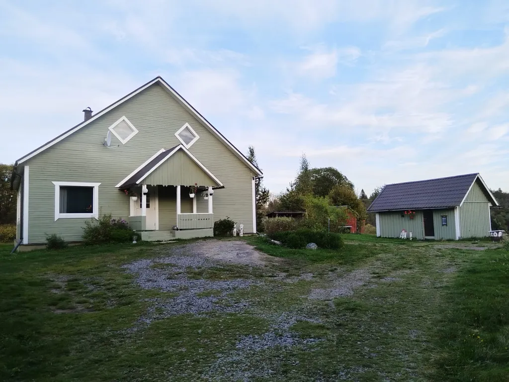 Дом c финской дровяной сауной и отдельной баней в Карелии