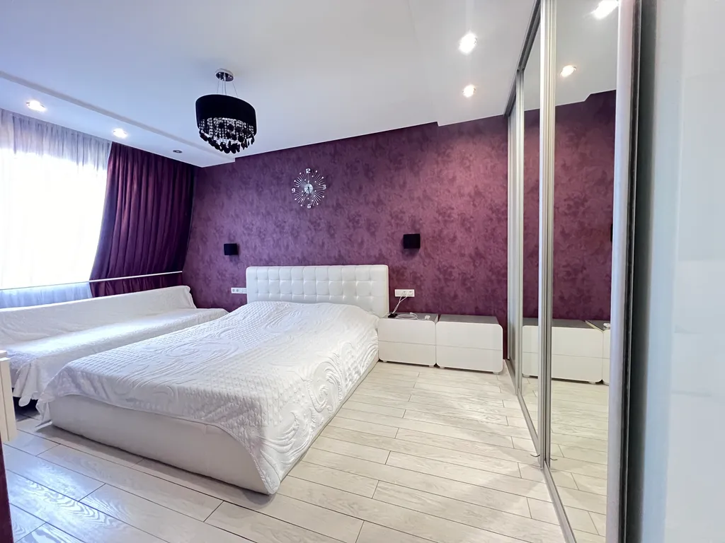 Стильный двухуровневый апартамент