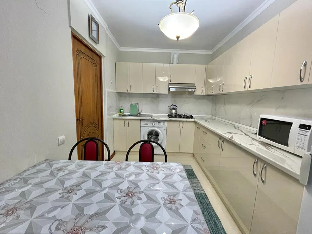 Квартира Возвращаем предоплату! Пятиместная двушка в центре, метро рядом — Алматы