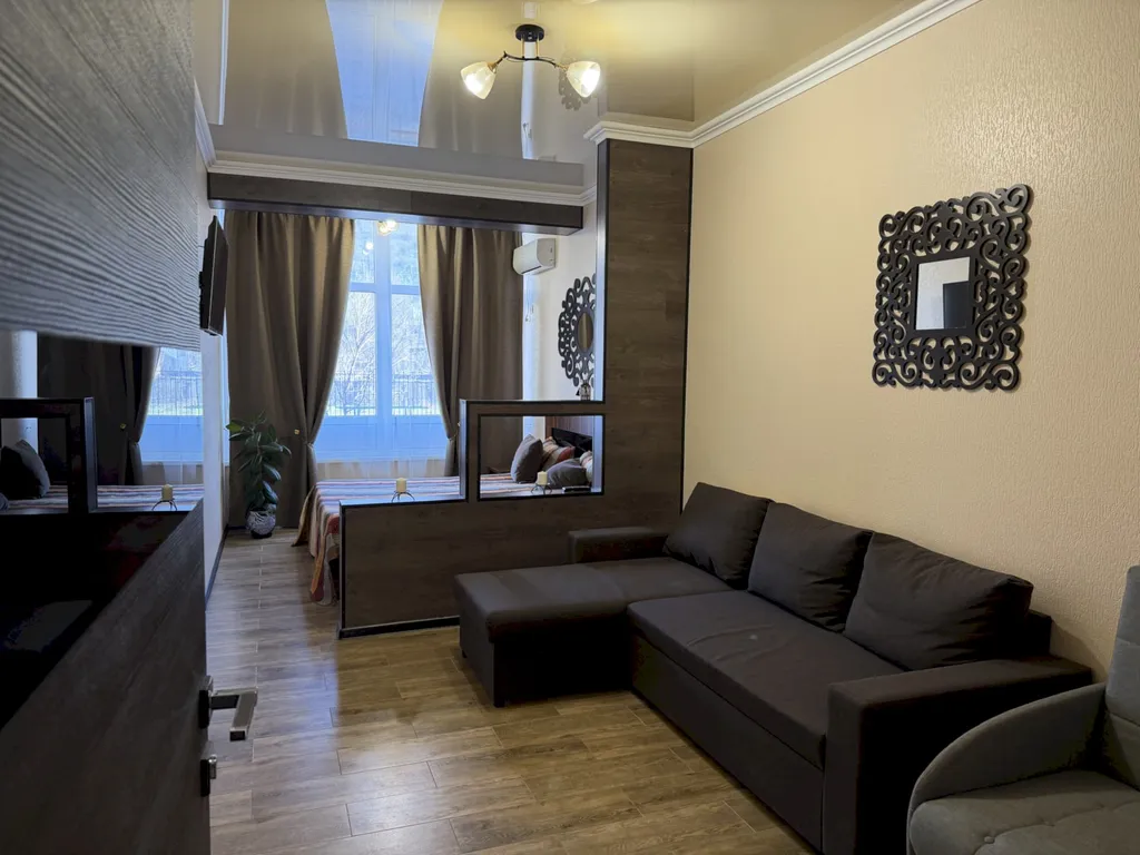 Квартира Квартира с балконом и видом на горы в центре - 11 мин до моря — Геленджик