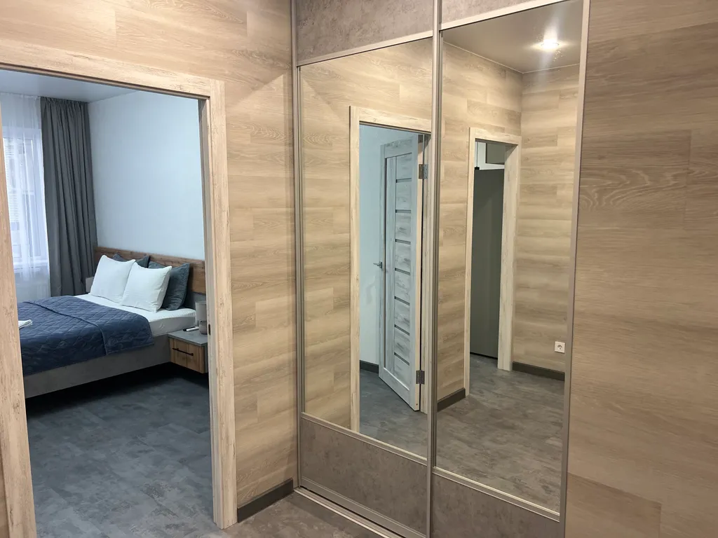 Уютная квартира Аэропорт Толмачево 5 минут(спальня+кухня-гостинная)