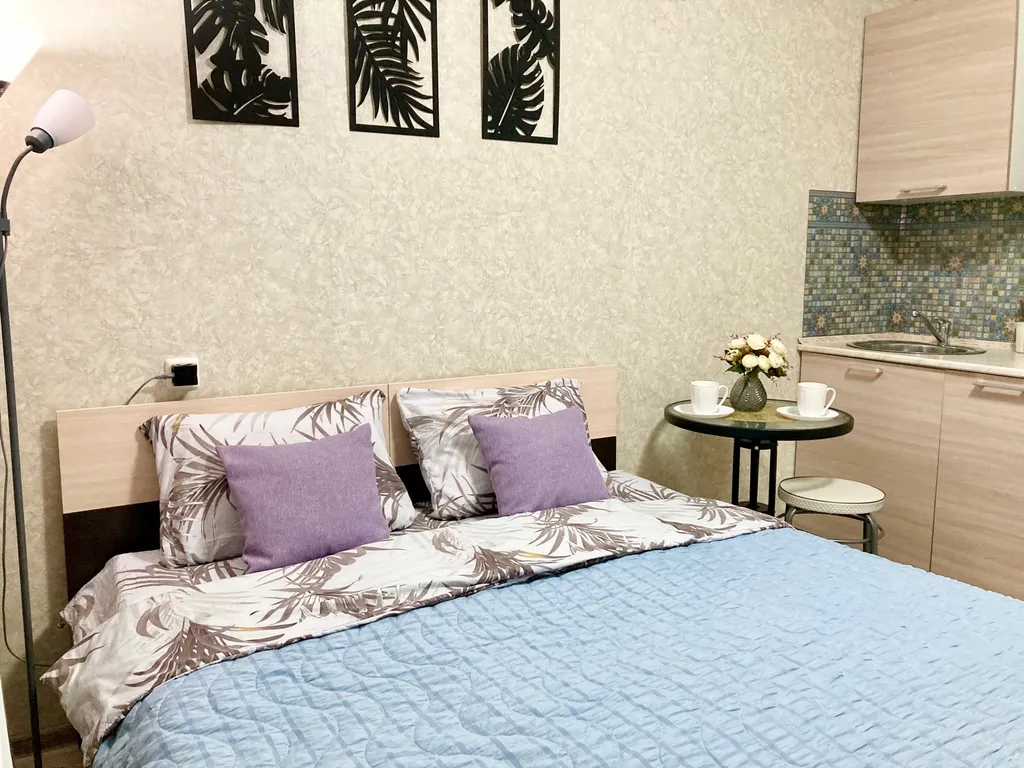 Уютная студия с широкой кроватью