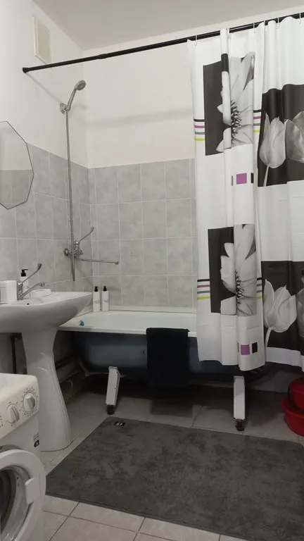 Квартира Светлая просторная квартира в спальном районе города — Советский