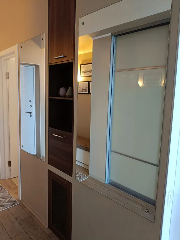 Светлая студия с видом на море