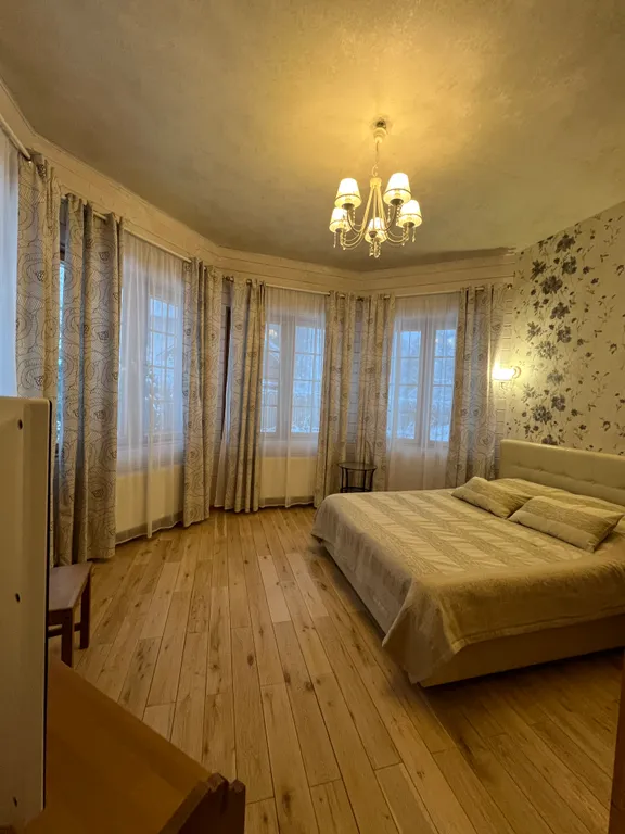 Уютный дом на берегу