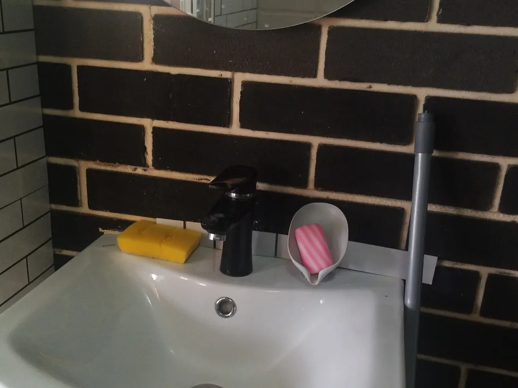 Домик у каньона