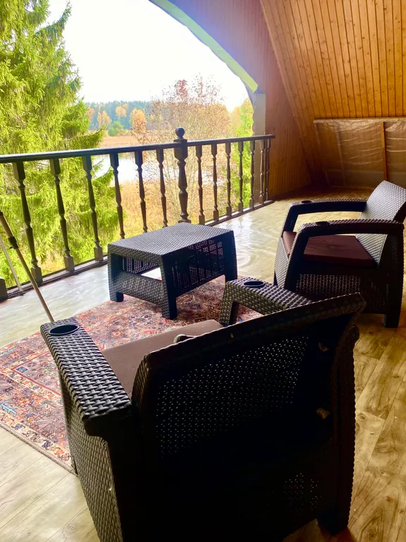 Шале с камином и 3 спальнями на берегу озера Селигер