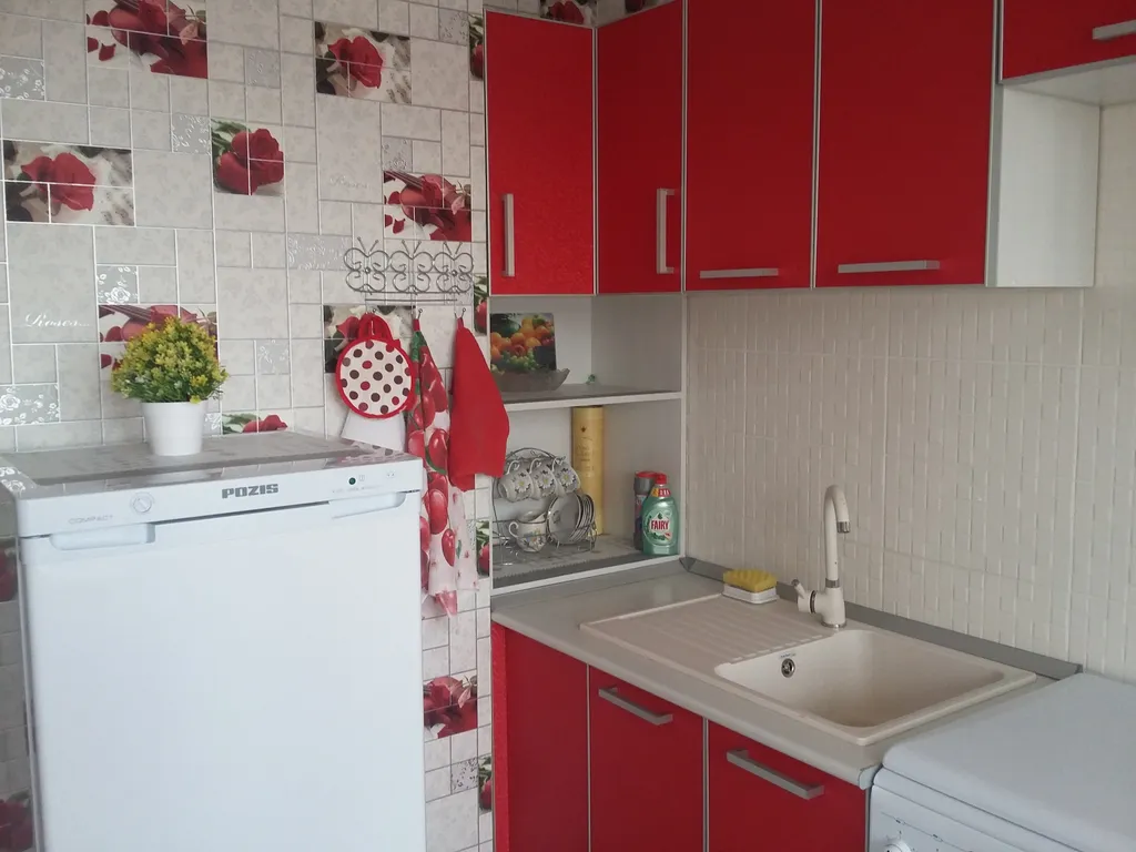 Чистая квартира рядом со сквером — аренда посуточно в Ульяновск