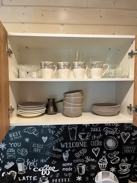 Дом и баня у скалы