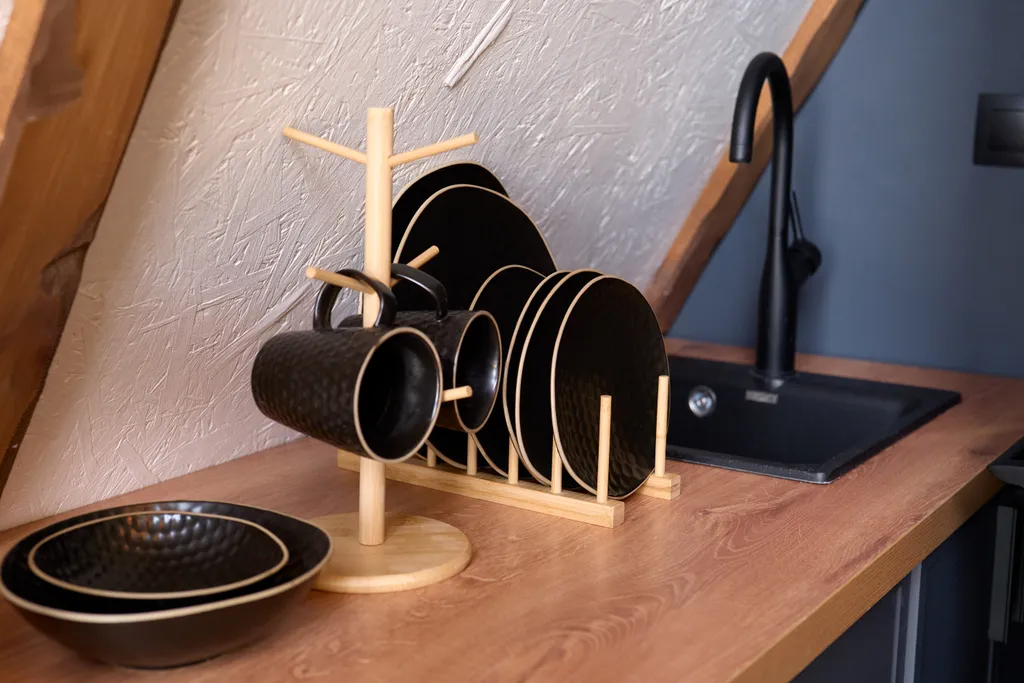 Место силы в лесу на берегу реки