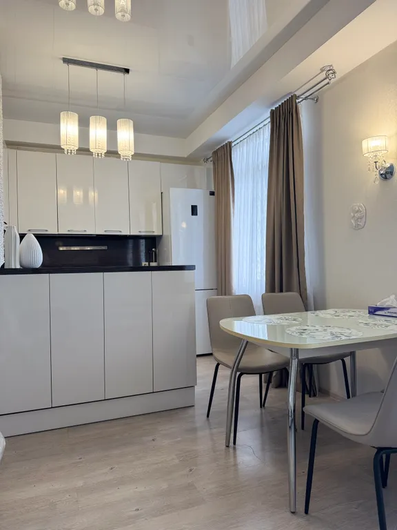 Ухоженная квартира в 7 минутах на авто от Горного Воздуха и площади Победы