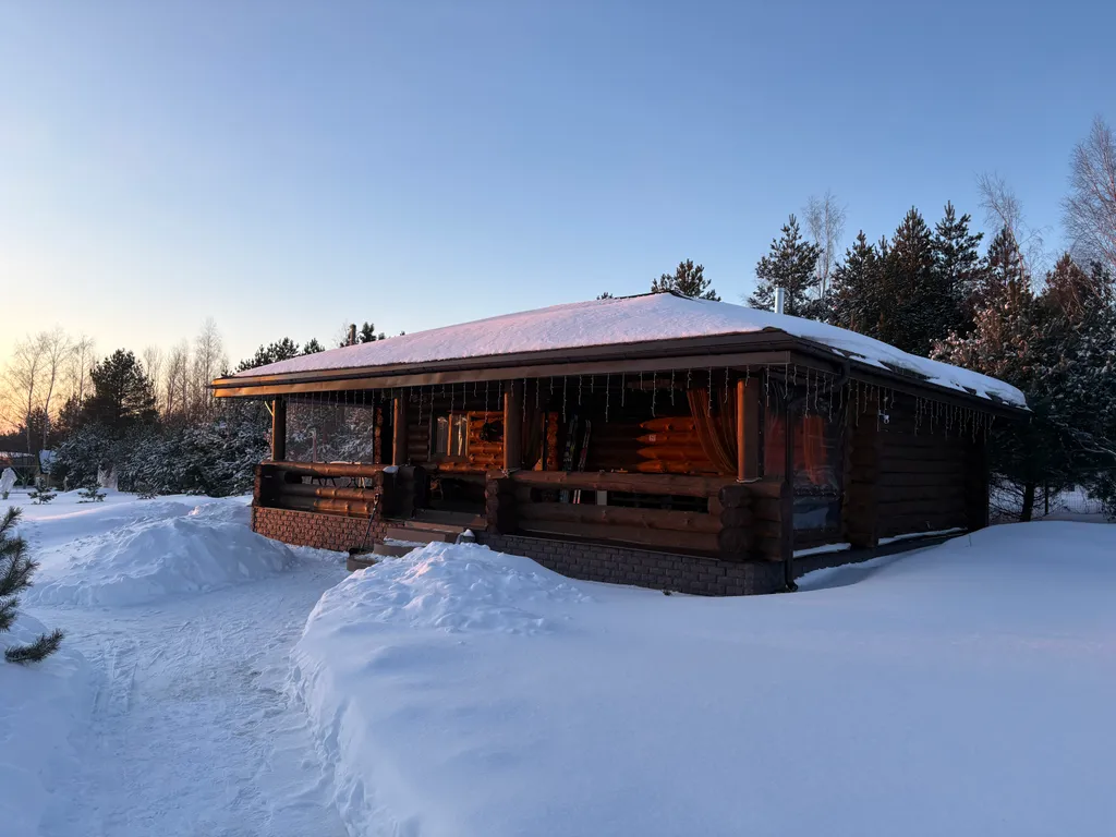 Сруб из бревна с баней внутри