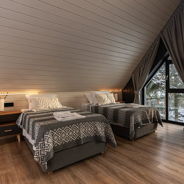 Коттедж Двухэтажный барнхаус на озере с видом на лес — Мичуринское