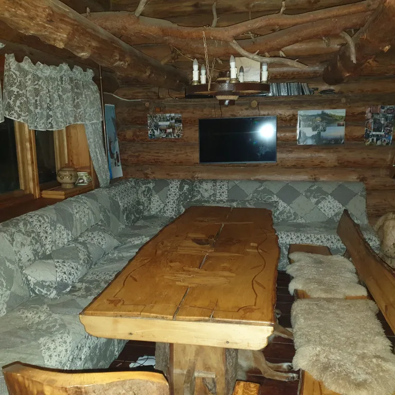 Дом в лесу у озера со всеми удобствами