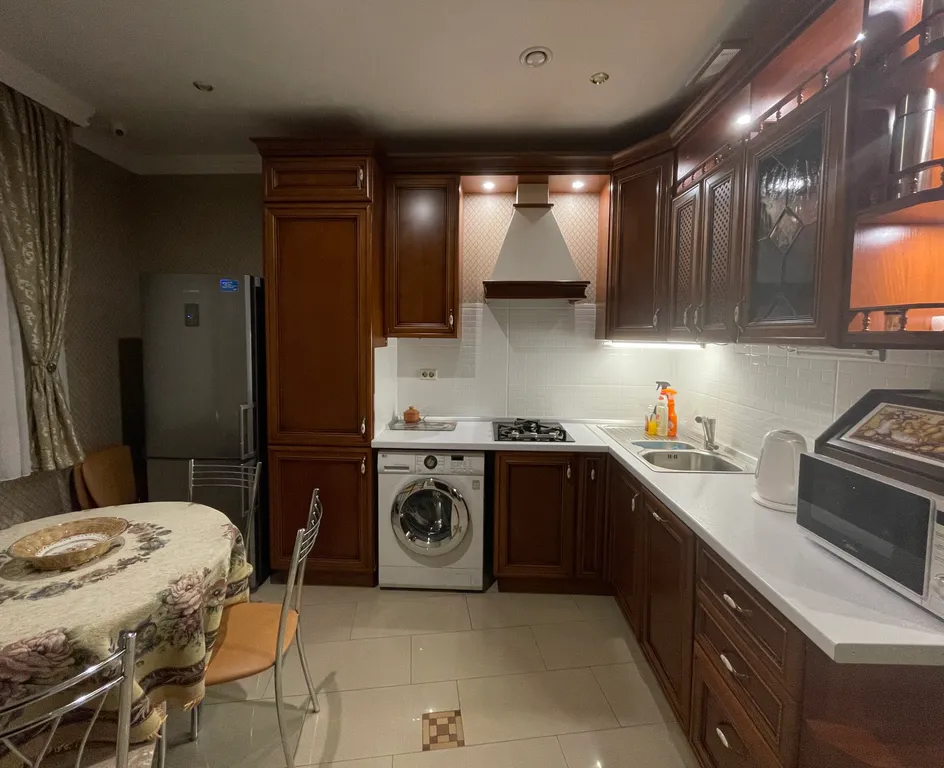 Уютный номер в центре, море - 600 метров