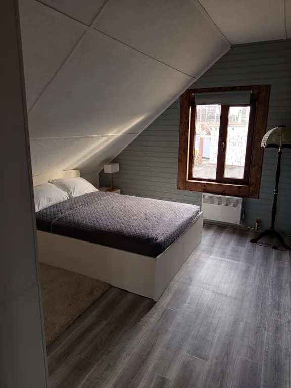 Деревянный дом у моря