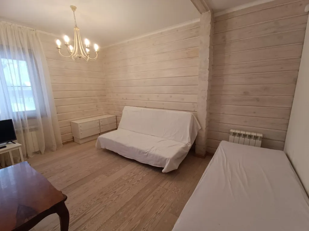 Большой светлый гостевой дом 230кв/м 50 соток участок