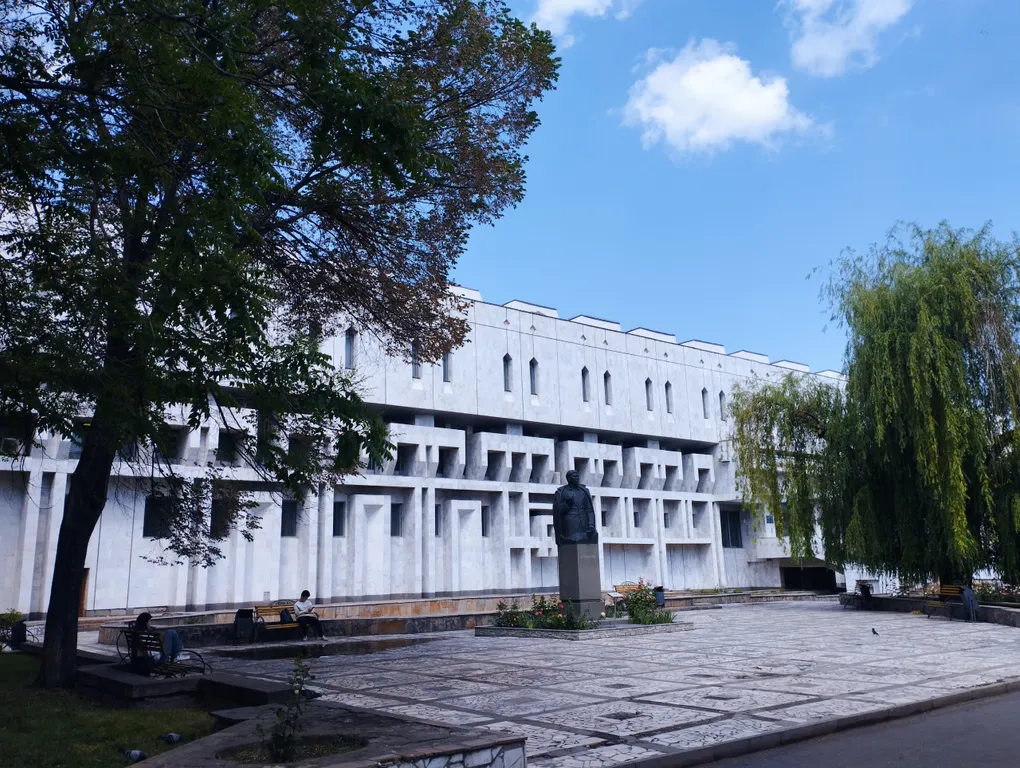 Уютный уголок Фрунзе