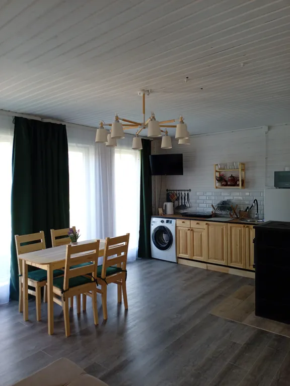 Дом у леса недалеко от песчаного пляжа