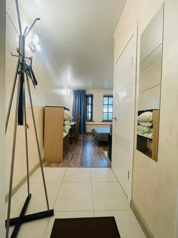 Уютный номер с выходом в сквер Волкова